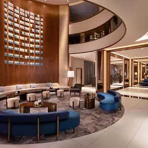 מלון Sheraton Grand *****